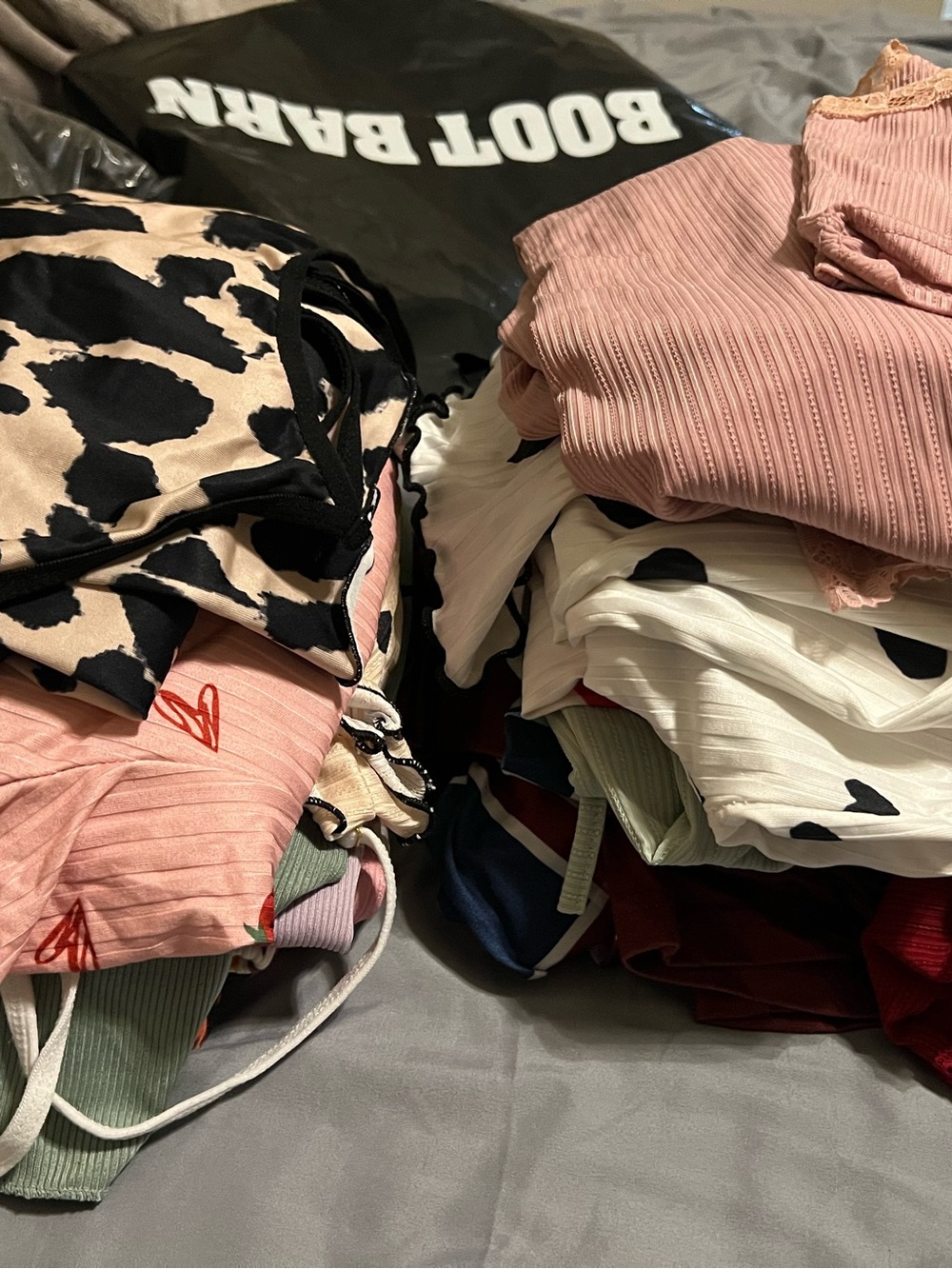 Mixed pajamas sets - 9 shorts set and 8 pants set